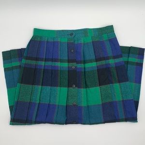 Vintage button down, plaid skirt, pleated